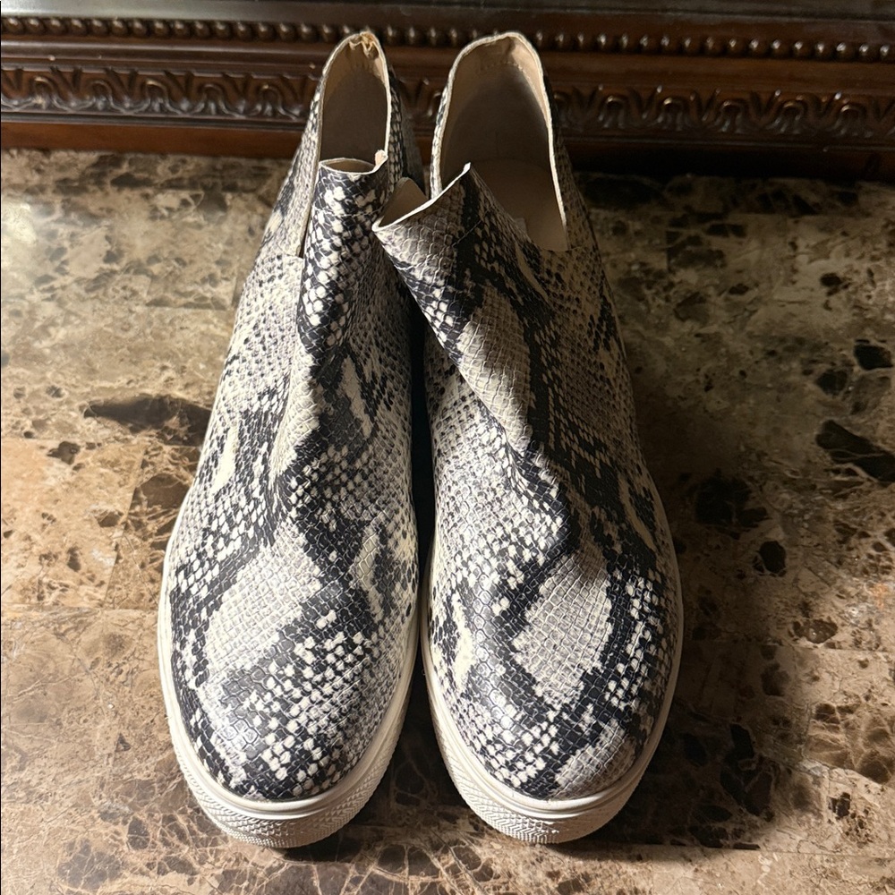 Steve Madden Snakeskin Slip-Ons